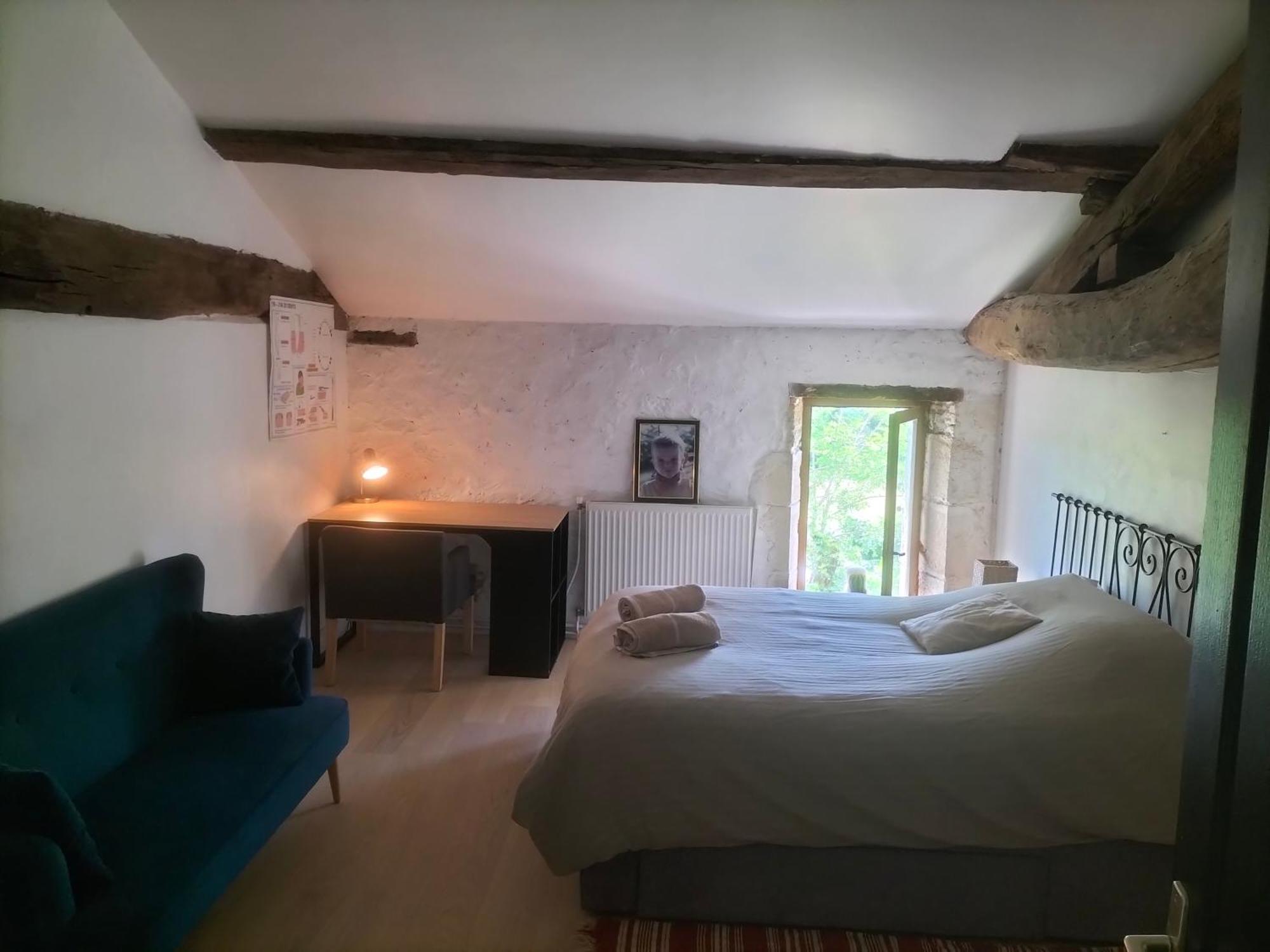 Chambres 2 Personnes Dans Notre Maison Girondine Saint-Martin-de-Lerm Room photo